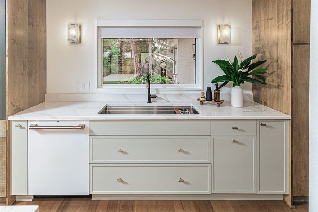 Slim Shaker Cabinets from Showplace Cabinetry